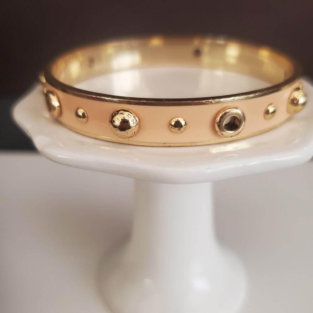 Coach Bangle Bracelet Peach Enamel Gold Tone Studded Grommet Logo Interior - Picture 3 of 6